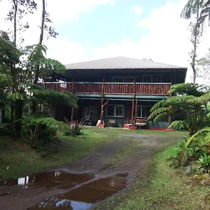 Aloha Crater Couette-café Volcano