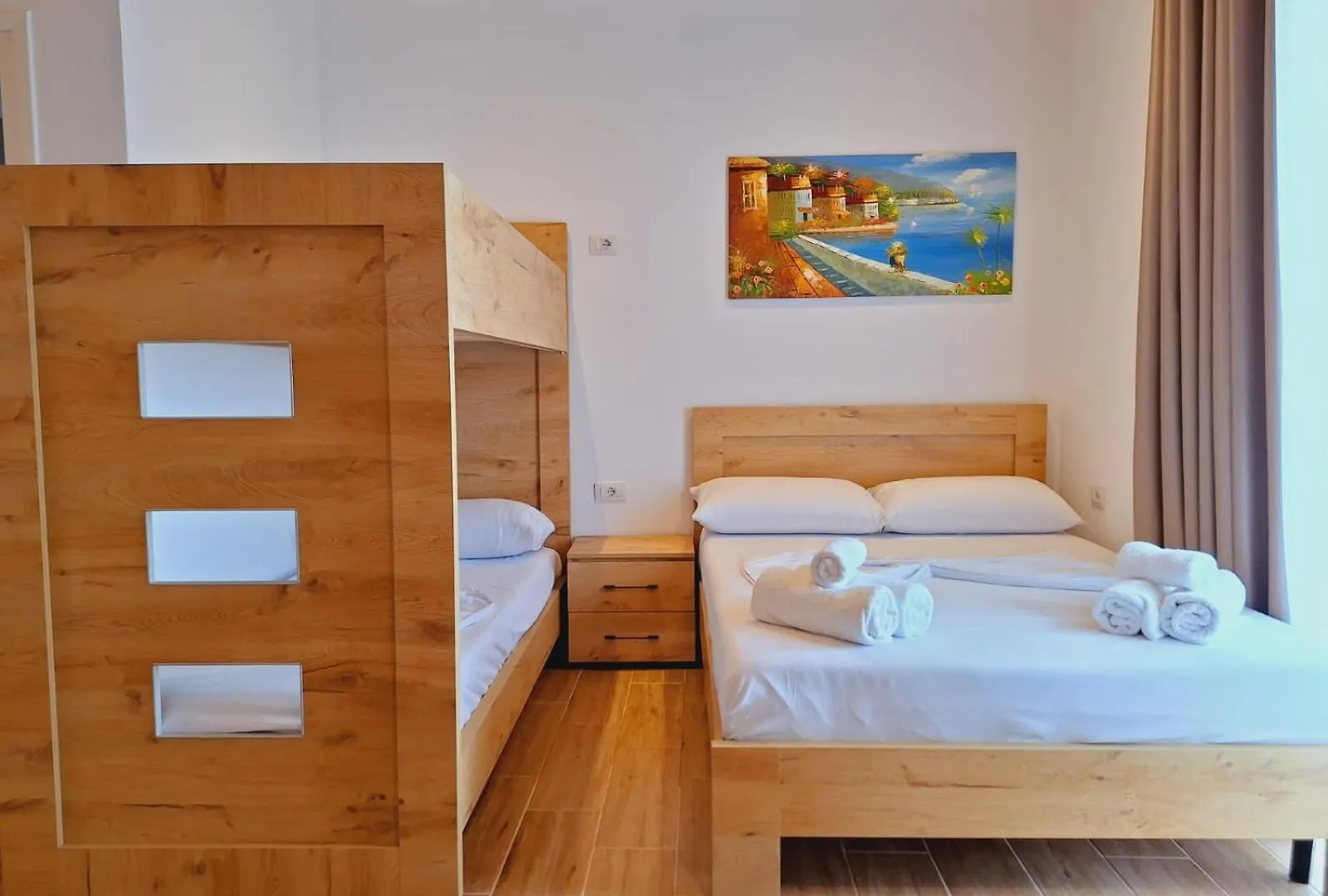 Xuxi Apartments Lukove Guest house